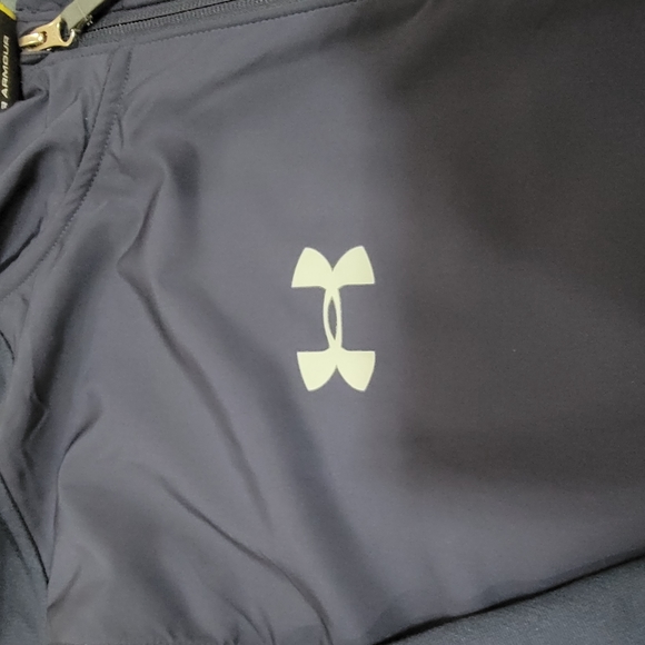 Under armour Notre Dame wind breaker - Picture 2 of 4